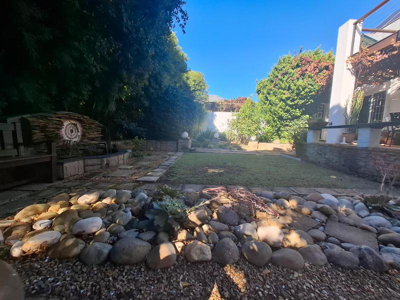 4 Bedroom Property for Sale in Paradyskloof Western Cape